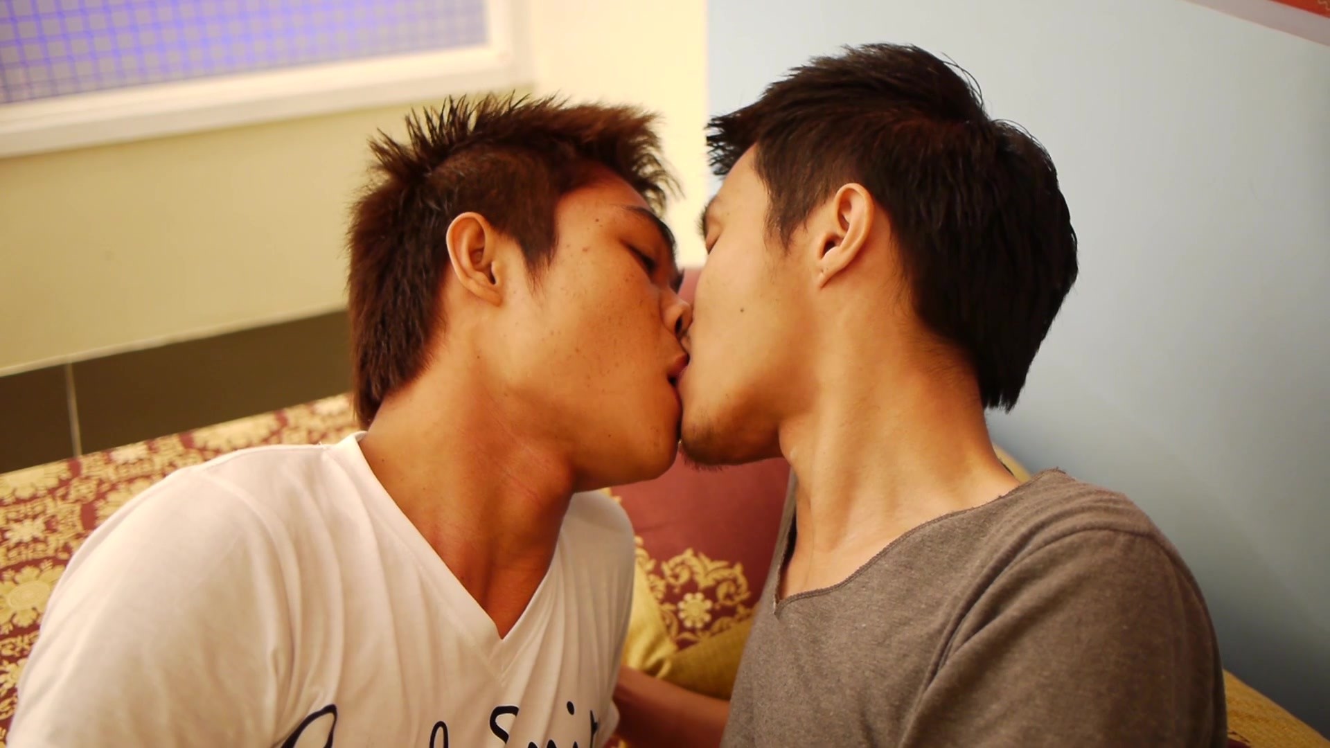 X and Robin Bareback